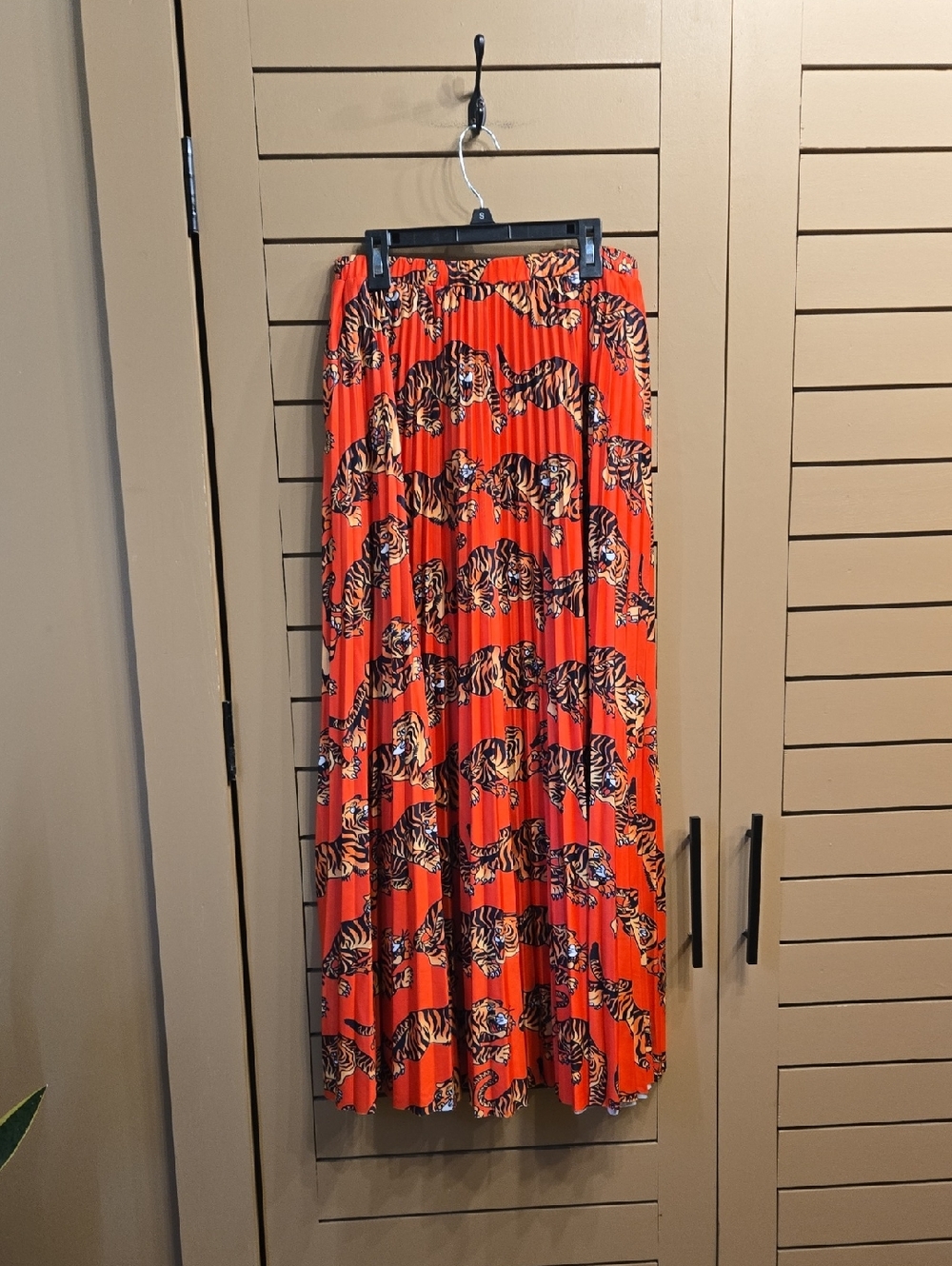 Dressed In LALA Don't Let Them Tame You Pleated Skirt Size Small - Picture 3 of 7